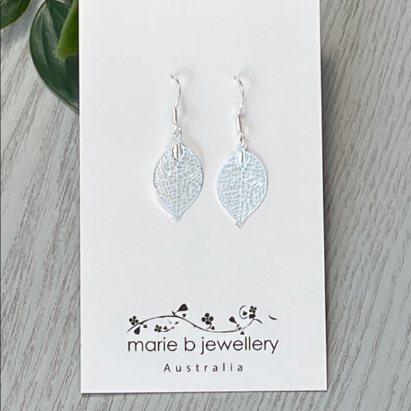 Jewelry - Sterling silver leaf earrings